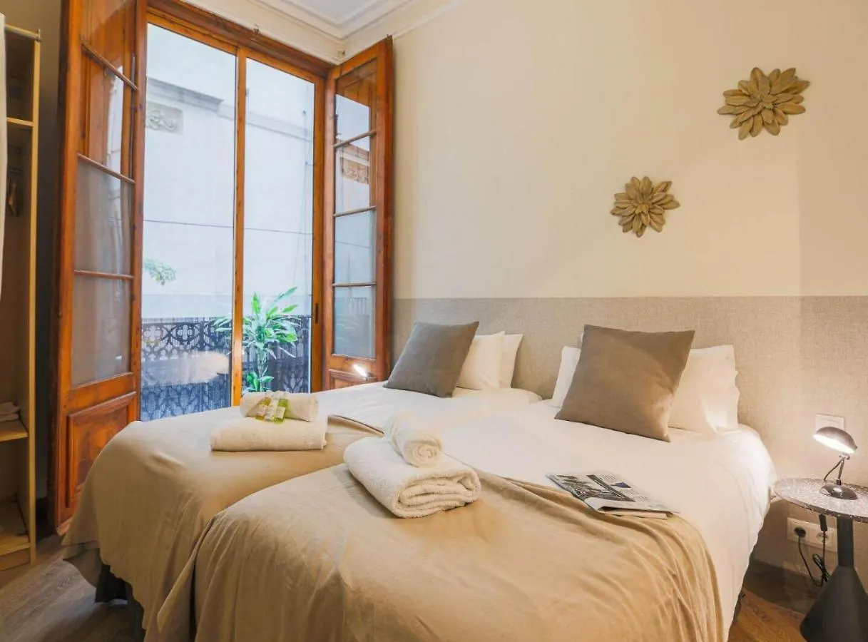 Avinyó- New Listing -Spacious Loft in the Gothic Quarter! Barcelona Apartamento