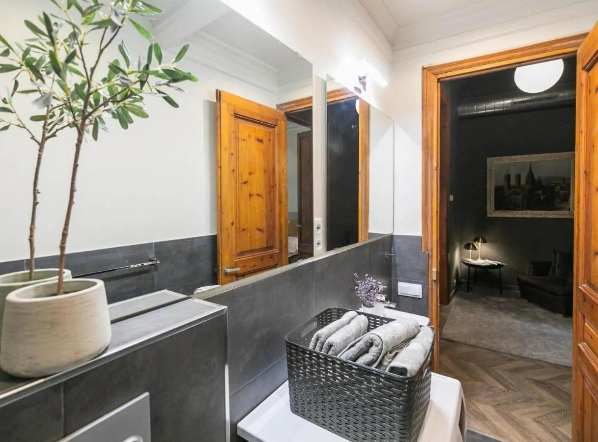 Apartamento Avinyó- New Listing -Spacious Loft in the Gothic Quarter! Barcelona