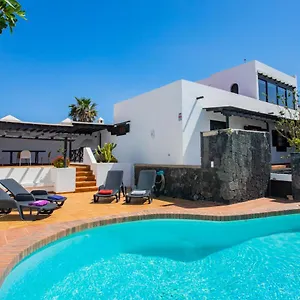 https://casa-seara-piscina-wifi-y-400-metro-de-la-playa.in-canary-islands.com